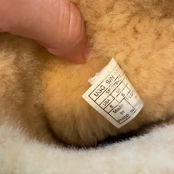 NOT FOR SALE Ugg Classic II Short Boot - Picture 10 of 13